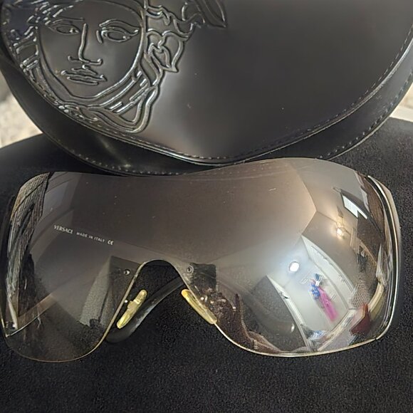 Classic Versace sunglasses Gray